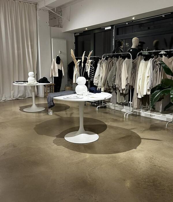 Spachteltechnik in einem Ladenlokal in Münster